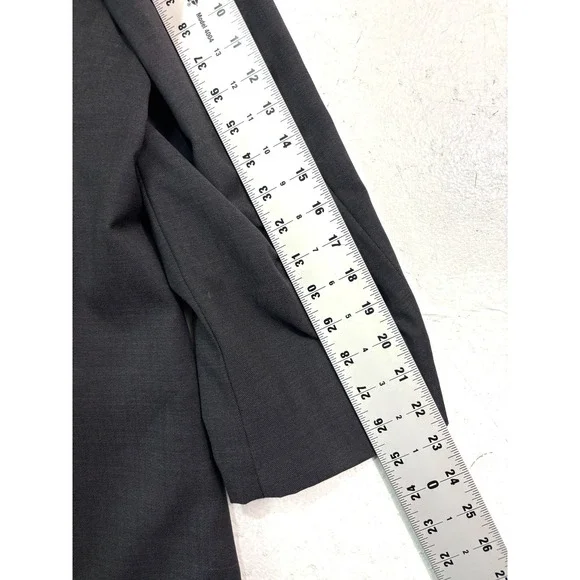 Profilo Uomo 48S 45x29 Charcoal 2pc Pant Suit 100% Wool Pleated Two Button